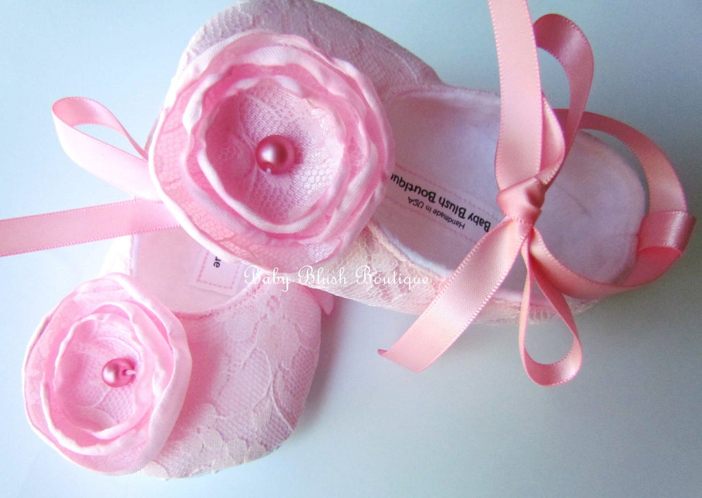 Pink Lace Baby Shoes Vintage Infant Ballerina Slippers Baby Girl Dress Shoes Newborn Photo Outfit Baby Shower Gift Elegant Baby Shoes