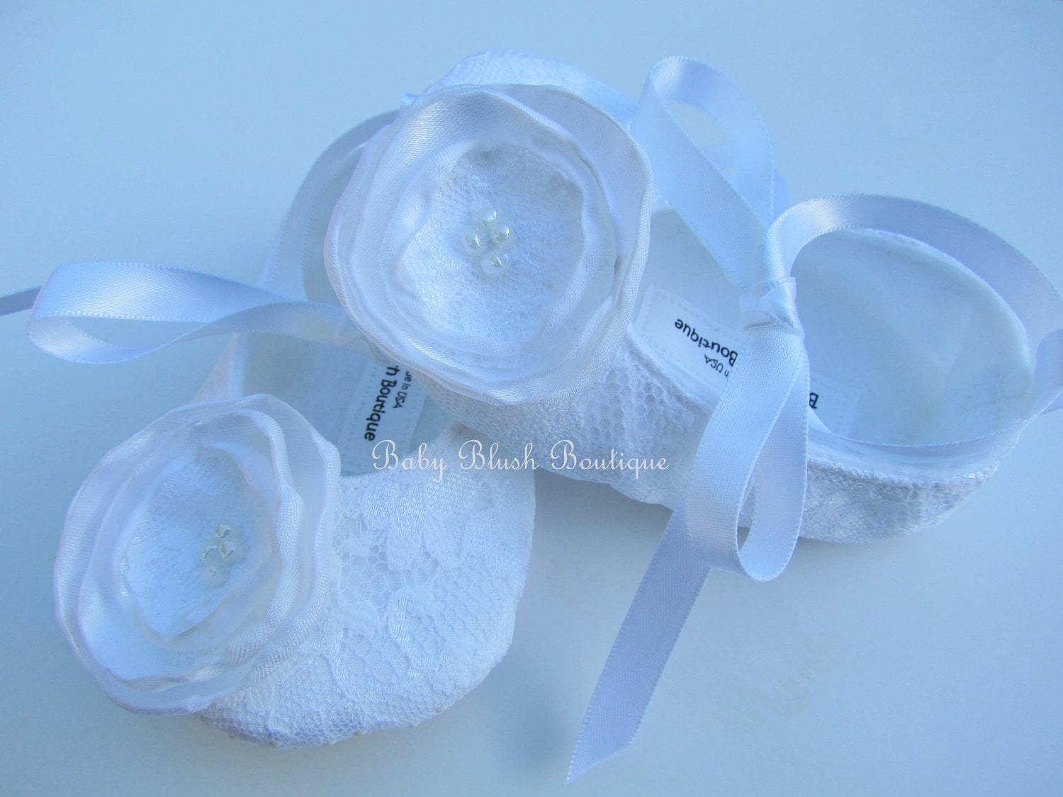 White Lace Baby Shoes Vintage Infant Ballerina Slippers Christening Baptism Baby Girl Dress Shoes Newborn Photo Outfit Gift