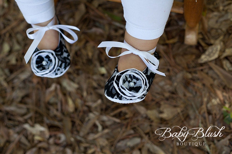 Black Lace Baby Shoes White Vintage Infant Ballerina Slippers Elegant Baby Girl Dress Shoes Photo Outfit Baby Shower Gift Boutique Shoes