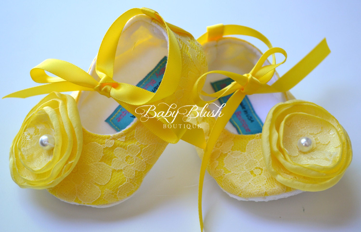 Yellow Lace Baby Shoes Vintage Infant Ballerina Slippers Baby Girl Dress Shoes Spring Outfit Newborn Photo Baby Shower Gift Boutique Shoes