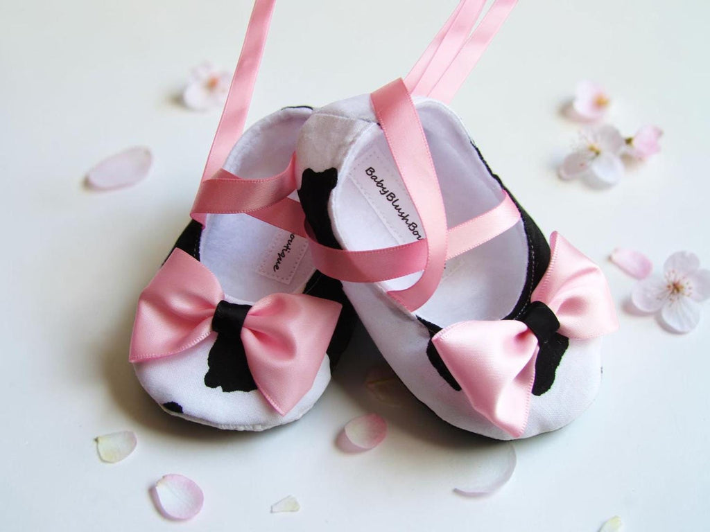 Cow Baby Shoes Soft Ballerina Slippers for Infant Girl Cute Farm Animal Newborn Booties Baby Shower Gift Neutral Nursery Shoes