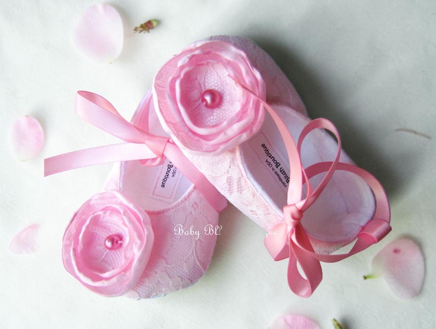 Pink Lace Baby Shoes Vintage Infant Ballerina Slippers Baby Girl Dress Shoes Newborn Photo Outfit Baby Shower Gift Elegant Baby Shoes