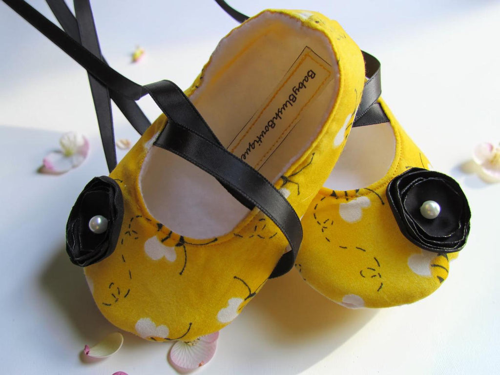 Bumble Bee Baby Shoes Yellow Black Infant Ballerina Slippers Baby Girl Costume Outfit First Birthday Shoes Baby Shower Gift Boutique Shoes