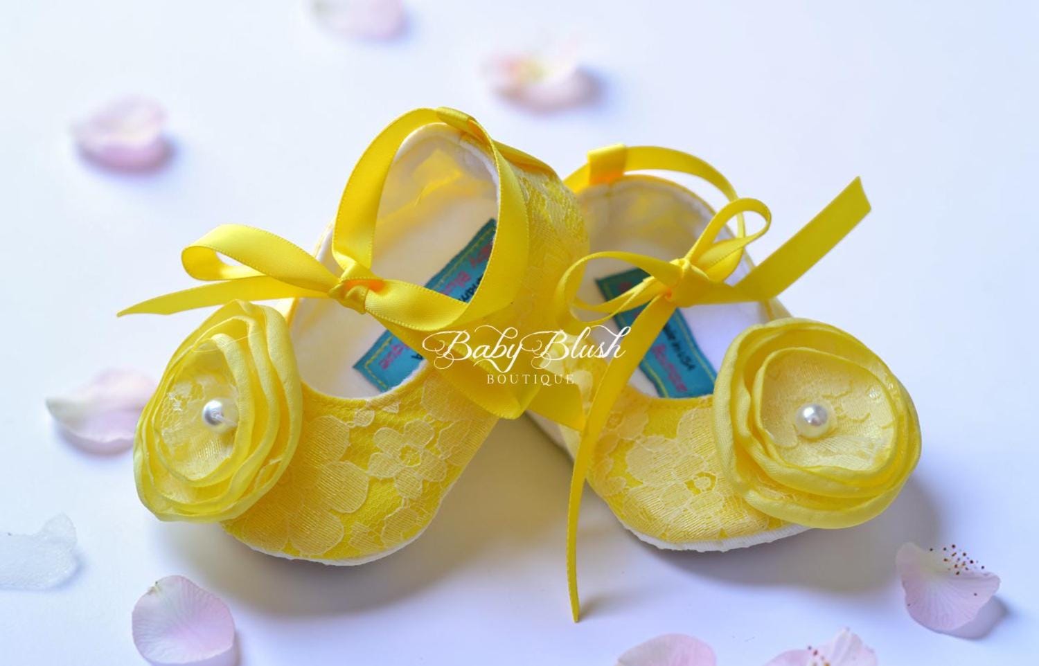 Yellow Lace Baby Shoes Vintage Infant Ballerina Slippers Baby Girl Dress Shoes Spring Outfit Newborn Photo Baby Shower Gift Boutique Shoes
