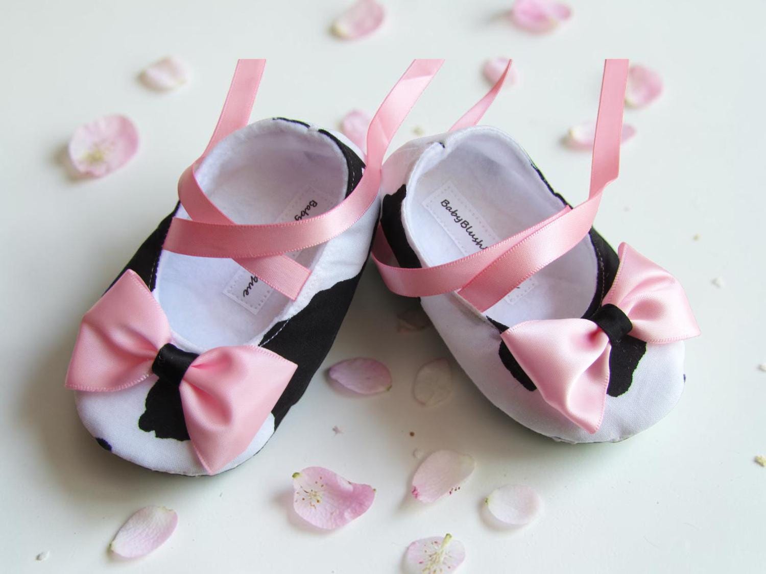 Cow Baby Shoes Soft Ballerina Slippers for Infant Girl Cute Farm Animal Newborn Booties Baby Shower Gift Neutral Nursery Shoes