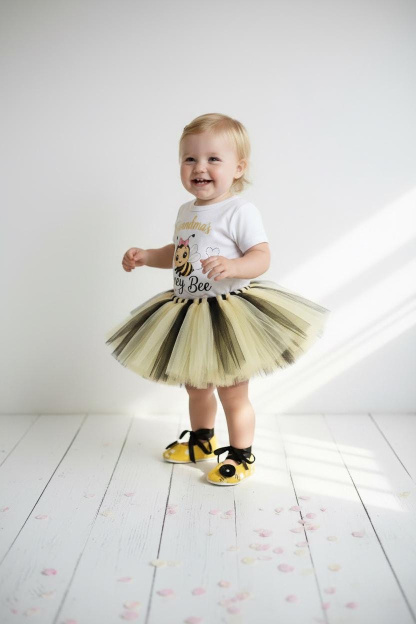 Grandma's Honey Bee Outfit, Bee Birthday Outfit Girl, Bumble Bee Tutu Set, Baby Girl Birthday Outfit, Cake Smash Outfit, Granddaughter Gift