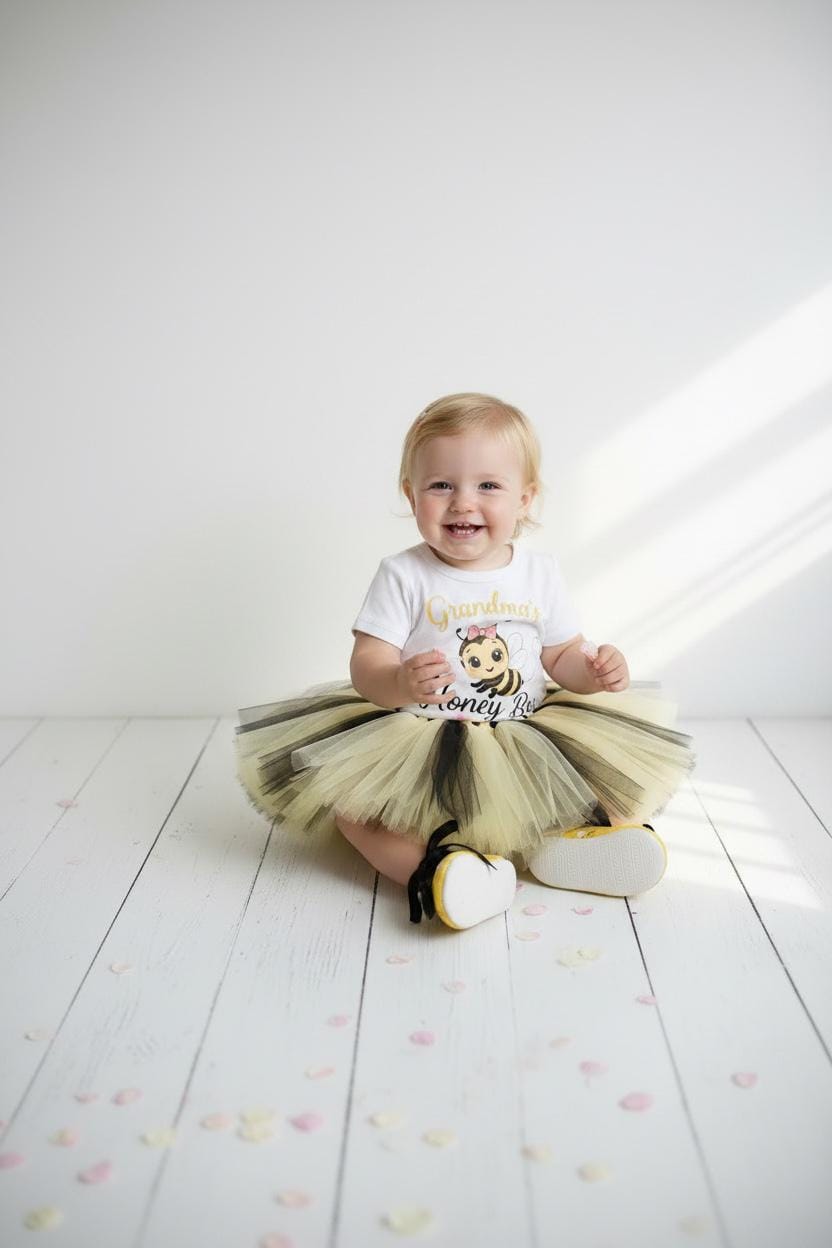 Grandma's Honey Bee Outfit, Bee Birthday Outfit Girl, Bumble Bee Tutu Set, Baby Girl Birthday Outfit, Cake Smash Outfit, Granddaughter Gift